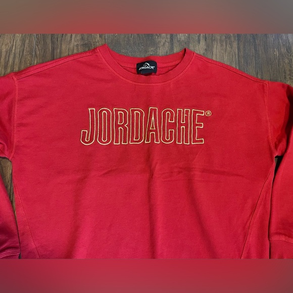 Jordache gold embroidered red pullover sweater Large crewneck - Picture 2 of 4